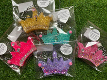 Load image into Gallery viewer, Bejewelled crown freshie