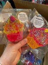 Load image into Gallery viewer, Cupcake sparkle freshie