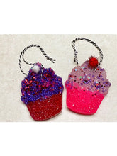 Load image into Gallery viewer, Cupcake sparkle freshie