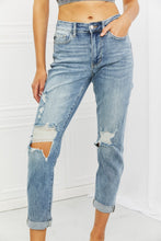 Load image into Gallery viewer, Judy Blue Malia Full Size Mid Rise Boyfriend Jeans