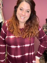 Load image into Gallery viewer, Maroon tie dye knot tee