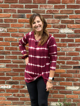Load image into Gallery viewer, Maroon tie dye knot tee