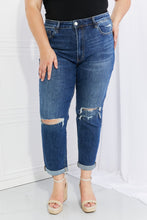 Load image into Gallery viewer, VERVET Full Size Distressed Cropped Jeans with Pockets