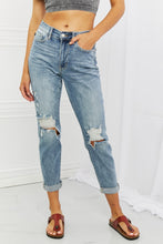Load image into Gallery viewer, Judy Blue Malia Full Size Mid Rise Boyfriend Jeans
