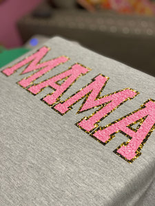 SWEATSHIRT OR TEE MAMA faux-embroidered chenille letter graphic tee