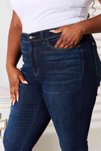 Load image into Gallery viewer, Judy Blue Full Size Skinny Jeans with Pockets
