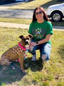 TIE DYE DOG MOM graphic tee