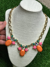 Load image into Gallery viewer, Feeling chippy statement necklace
