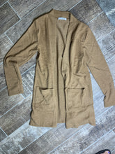 Load image into Gallery viewer, Casual Camel Pocket Cardi- FINAL SALE!
