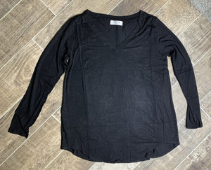 Essential Basic v-neck tee in black