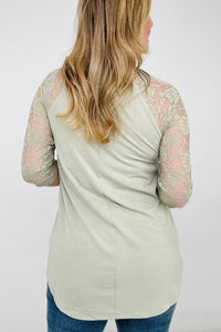 Zenana Plus Lace Half Sleeve Round Neck & Round Hem Top