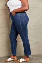 Load image into Gallery viewer, Judy Blue Kailee Full Size Tummy Control High Waisted Straight Jeans
