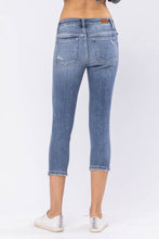 Load image into Gallery viewer, Judy Blue Wren Full Size Distressed Mid-Rise Denim Capri
