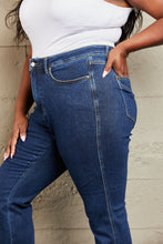 Load image into Gallery viewer, Judy Blue Kailee Full Size Tummy Control High Waisted Straight Jeans
