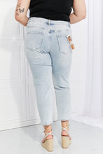 Load image into Gallery viewer, VERVET Stand Out Full Size Distressed Cropped Jeans
