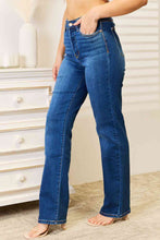 Load image into Gallery viewer, Judy Blue Full Size Straight Leg Jeans with Pockets
