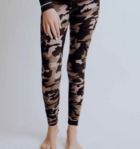 EVERYDAY essential leggings in camo