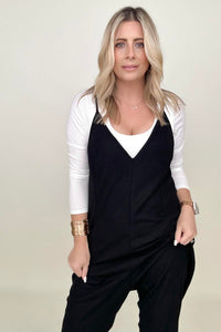 Textured Black Sleeveless V-Neck Pocketed Jumpsuit